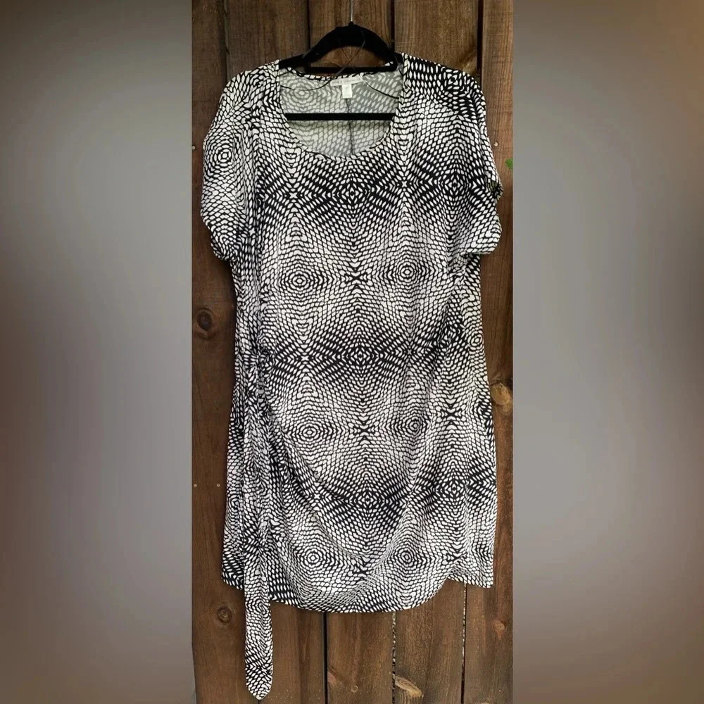 3X Maria Gabrielle Black & White Faux Wrap Dress Preloved great condition.